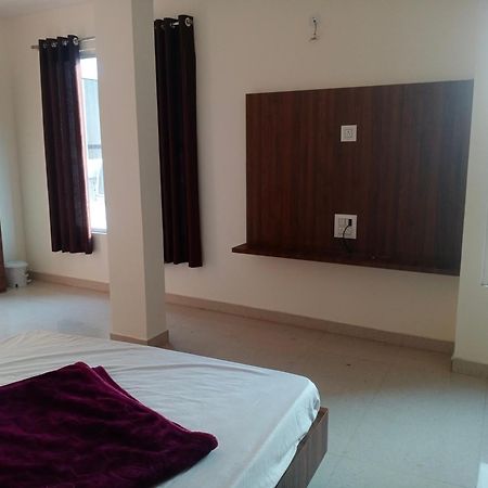 Hotel Soham Palace Ujjain Bagian luar foto
